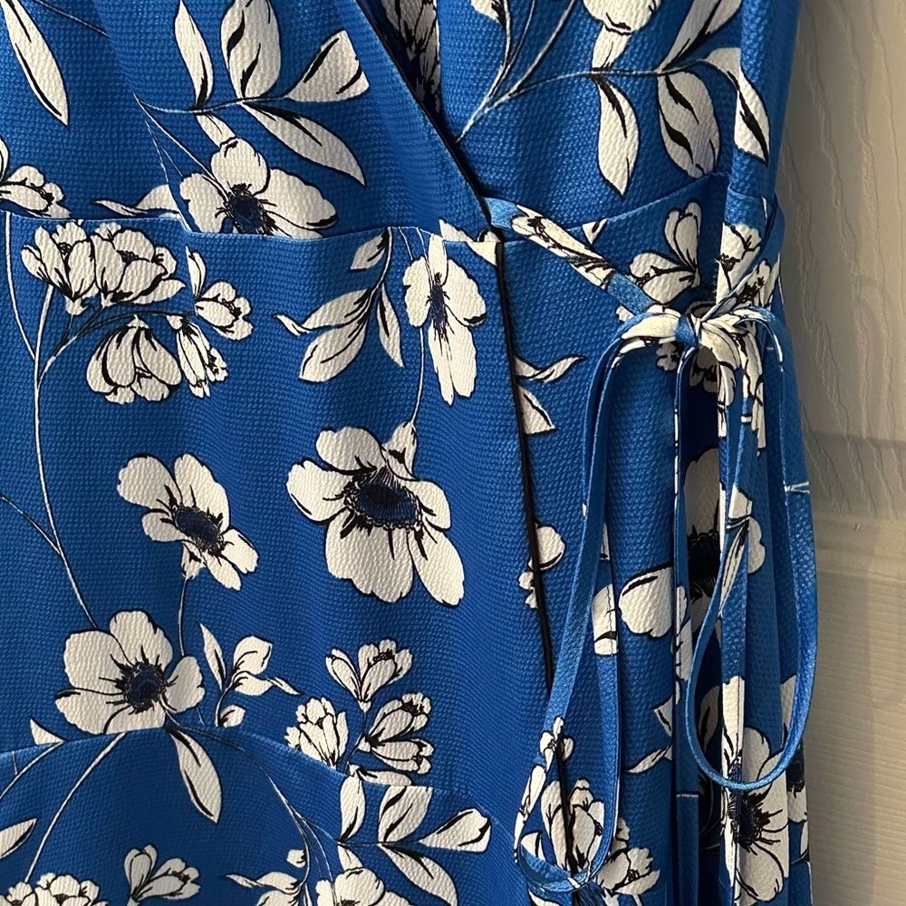 Beautiful/flowing Floral Print dress. Faux Wrap Midi Dress with layers size 14 - Picture 8 of 14